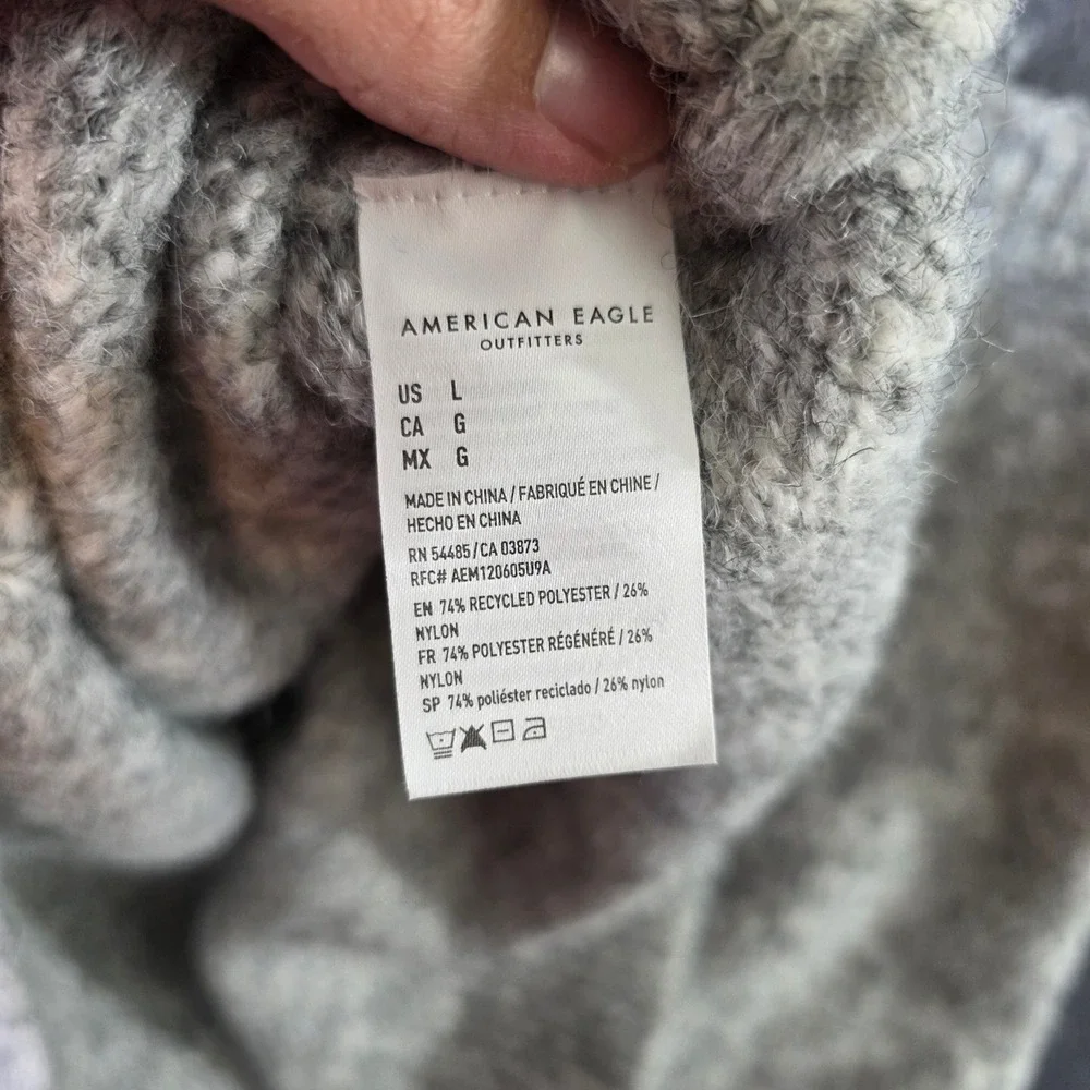 American Eagle Gray Bow Cropped Fuzzy Sweater Womens Large Knit Pullover